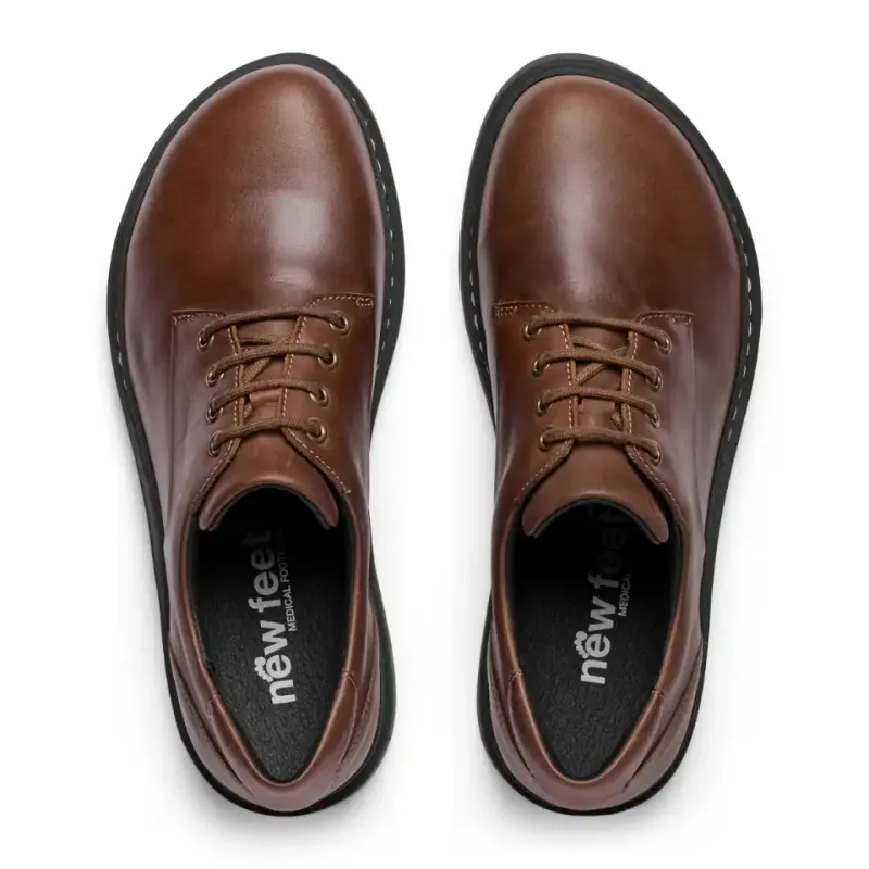 Classic lace-up shoe for women
